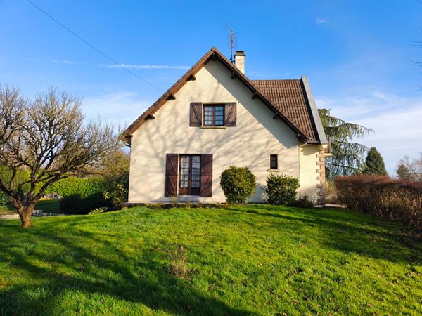 Pavillon familial sur sous-sol 4 chambres Prémery 25 minutes de Nevers 2h15 de Paris