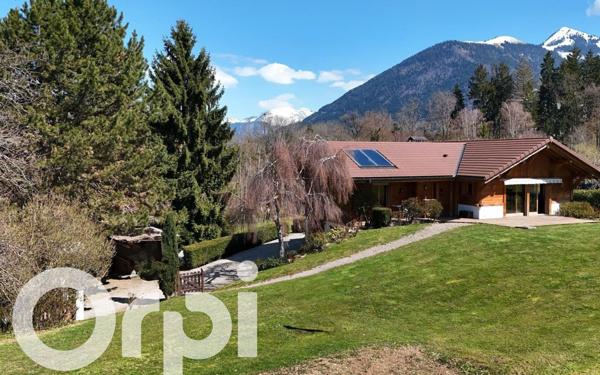 Maison à vendre    6 pièces • 198 m2 Saint-Jean-de-Tholome