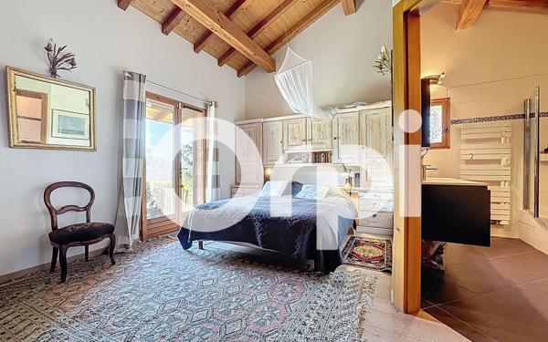 Maison à vendre    6 pièces • 198 m2 Saint-Jean-de-Tholome