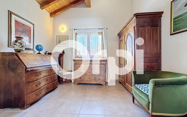 Maison à vendre    6 pièces • 198 m2 Saint-Jean-de-Tholome