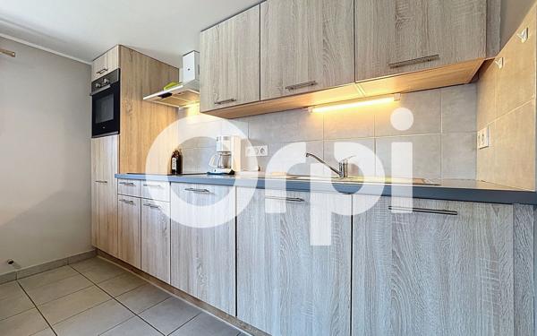 Maison à vendre    6 pièces • 198 m2 Saint-Jean-de-Tholome