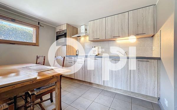 Maison à vendre    6 pièces • 198 m2 Saint-Jean-de-Tholome