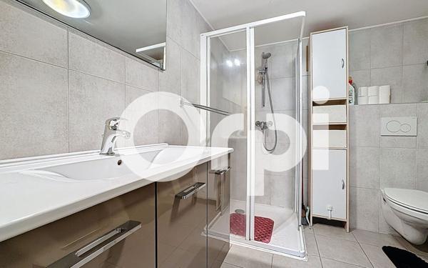 Maison à vendre    6 pièces • 198 m2 Saint-Jean-de-Tholome