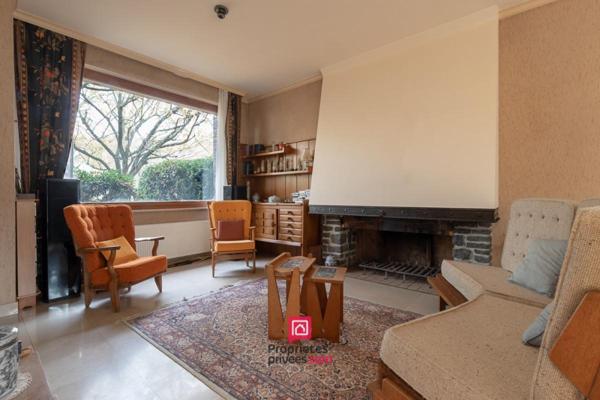 Ensemble immobilier 383.45 m2 : Maison et 2 apts + jardin et hangar