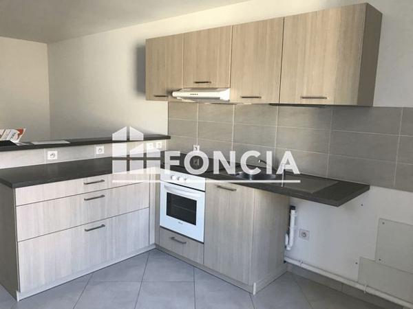 Location Appartement 2 pièces 50.2 m² - 129 Rue Sommeiller Chambery 73000