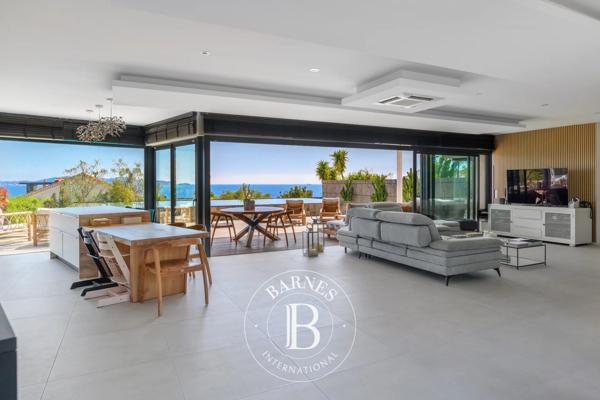 Carqueiranne, Propriété 4 Chambres -  248 m² à vendre