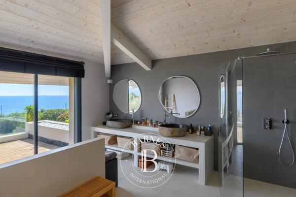 Carqueiranne, Propriété 4 Chambres -  248 m² à vendre