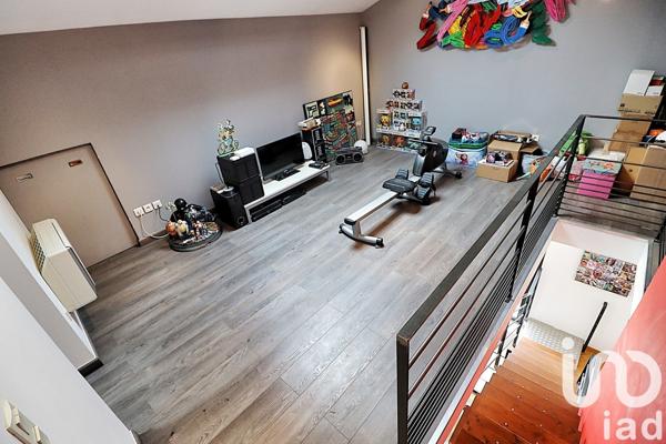 Maison 8 pièces de 243 m² à Entraigues-sur-la-Sorgue (84320)