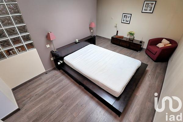 Maison 8 pièces de 243 m² à Entraigues-sur-la-Sorgue (84320)