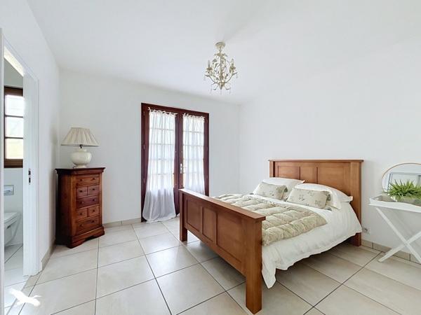 Maison à vendre 345 000 € Vayres 5 p 186 m² DPE C