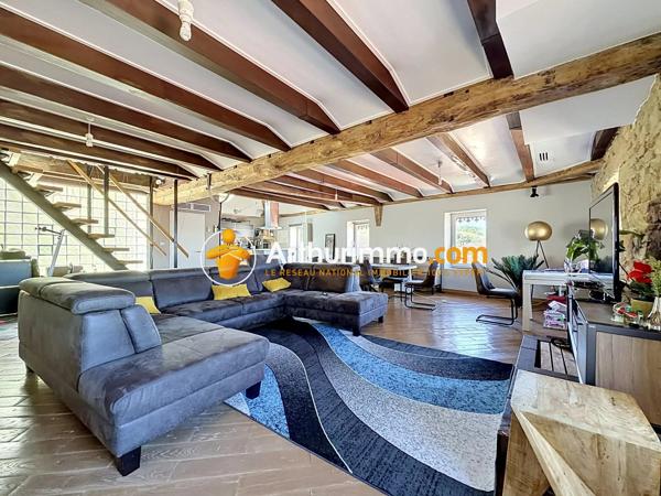 Vente                                                      Appartement
                        
                     5 pièces                      135 m2                     à Bourgoin-Jallieu