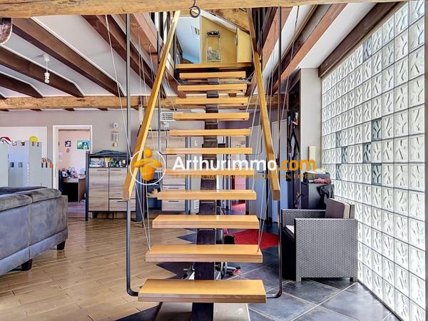 Vente                                                      Appartement
                        
                     5 pièces                      135 m2                     à Bourgoin-Jallieu