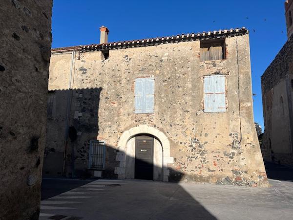 Maison de village 153m2 de surface plancher sur 3 niveaux Espira-de-l'Agly (66600)