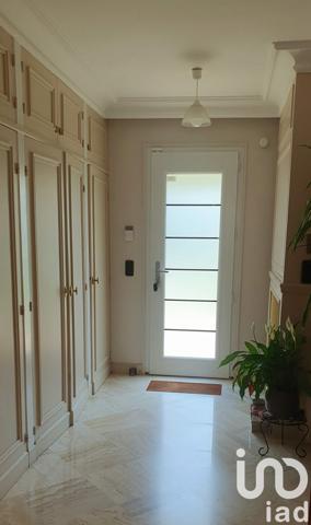 House for sale 5 rooms 136 m² Le Plessis-Trévise