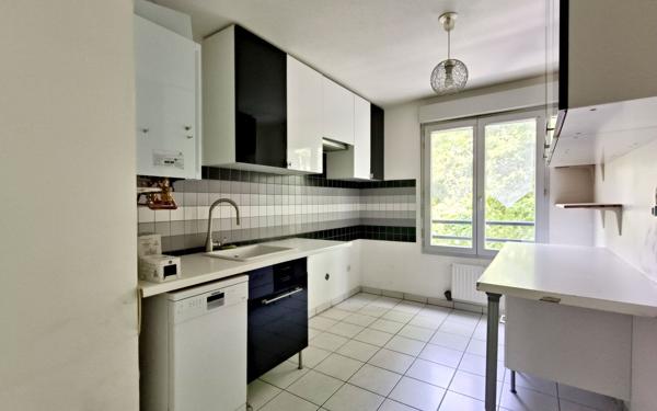 Appartement à vendre    3 pièces • 65,03 m2 Lyon 3