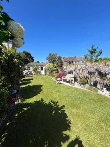 Maison à CHERBOURG-EN-COTENTIN, 50100 - 11 pièces 140m²