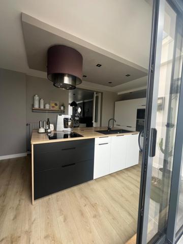 Maison à CHERBOURG-EN-COTENTIN, 50100 - 11 pièces 140m²