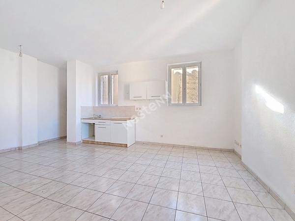 Martigues Jonquière beau T3 vue Canal