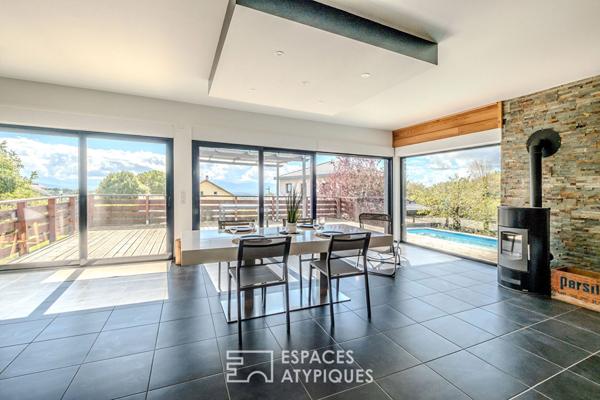 Maison aux beaux volumes avec vue imprenable sur les Alpes
