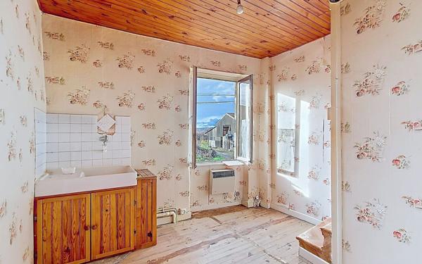 Maison à vendre    3 pièces •  Lussat