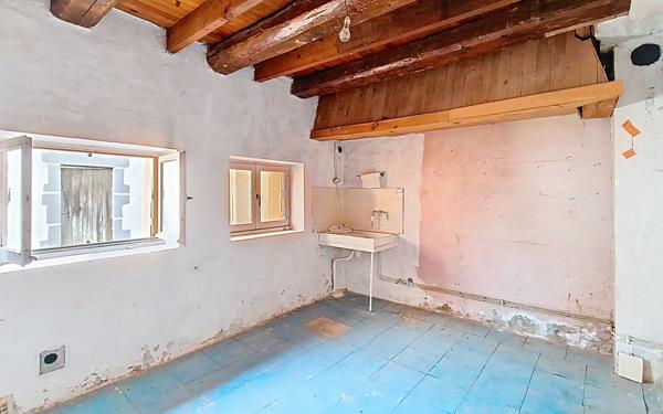 Maison à vendre    3 pièces •  Lussat