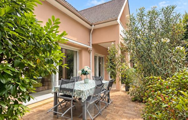 Maison de 186 000 m²