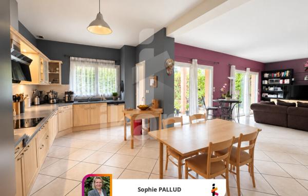 Maison de 186 000 m²