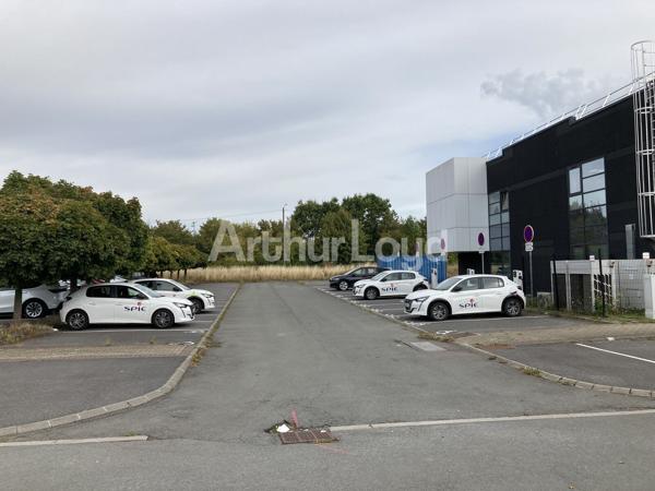 À louer : bureaux d'exception à Lesquin - 1365 m² dans un cadre moderne et prestigieux