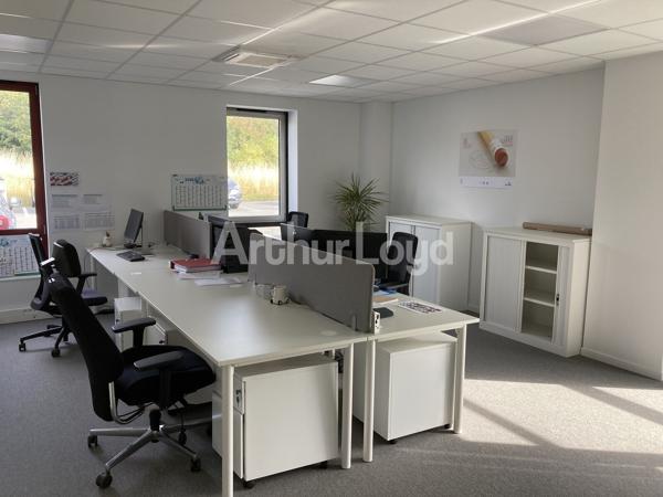 À louer : bureaux d'exception à Lesquin - 1365 m² dans un cadre moderne et prestigieux