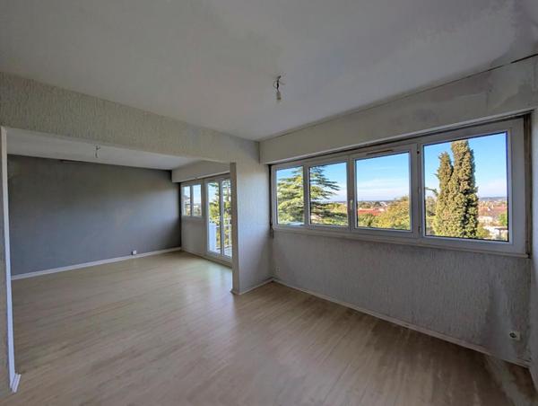 Appartement  Copropriété à Cognac 4 pièce(s) 83.43 m2 CRIT 424100