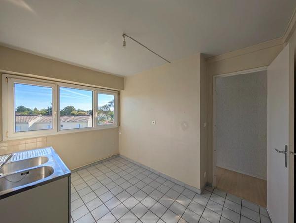 Appartement  Copropriété à Cognac 4 pièce(s) 83.43 m2 CRIT 424100