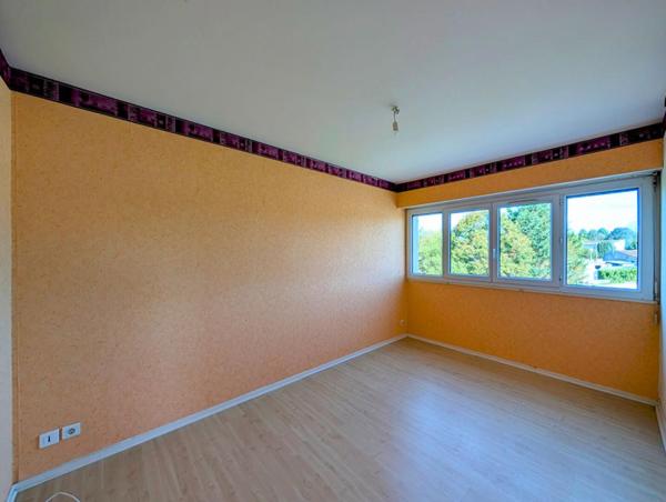 Appartement  Copropriété à Cognac 4 pièce(s) 83.43 m2 CRIT 424100