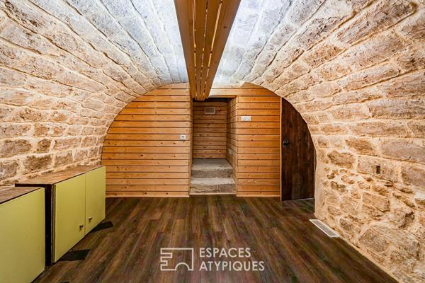 Maison d’artiste à réhabiliter, chargée d’histoire avec jardin et ateliers
