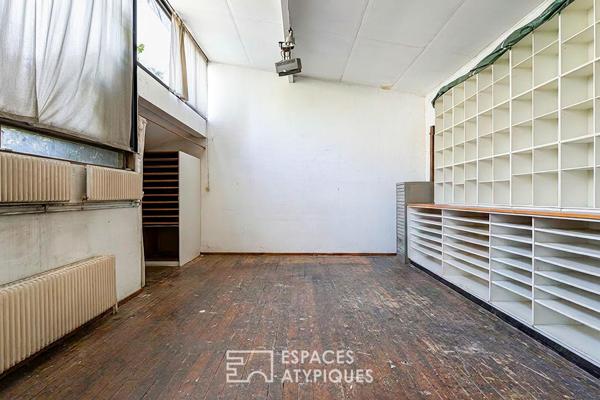 Maison d’artiste à réhabiliter, chargée d’histoire avec jardin et ateliers