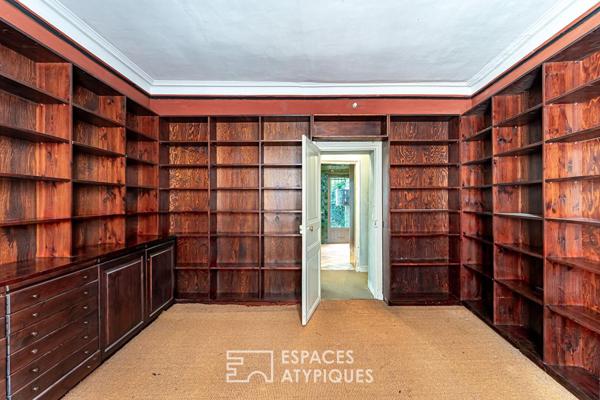 Maison d’artiste à réhabiliter, chargée d’histoire avec jardin et ateliers