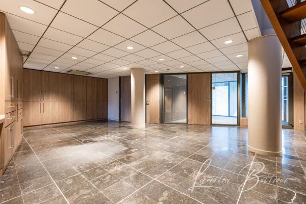 Le Bouscat (33110) Immeuble en pierre 230 m² - cour sans vis à vis 90 m²