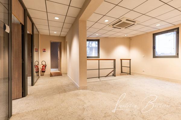 Le Bouscat (33110) Immeuble en pierre 230 m² - cour sans vis à vis 90 m²