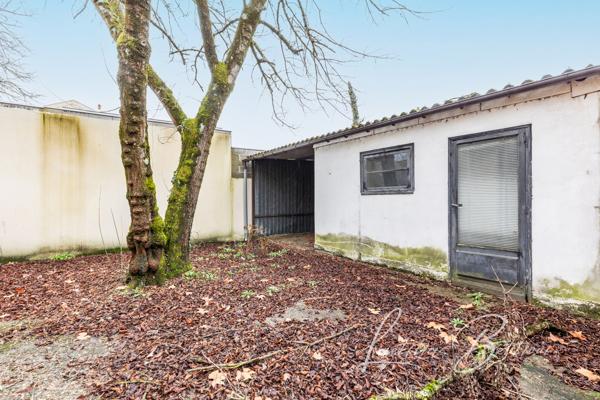 Le Bouscat (33110) Immeuble en pierre 230 m² - cour sans vis à vis 90 m²