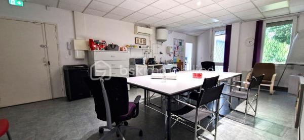 Bureau de 763 m²