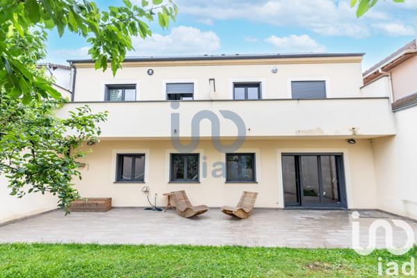 Appartement 2 pièces de 37 m² à Villejuif (94800)