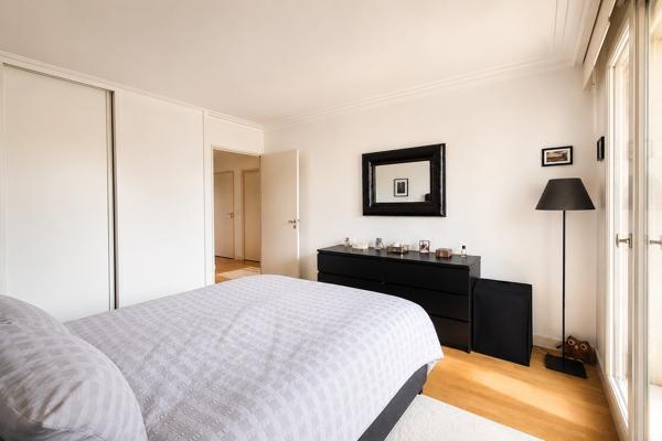 Appartement
         4 pièces
        - 93 m² Exclusivité 611 000 € *