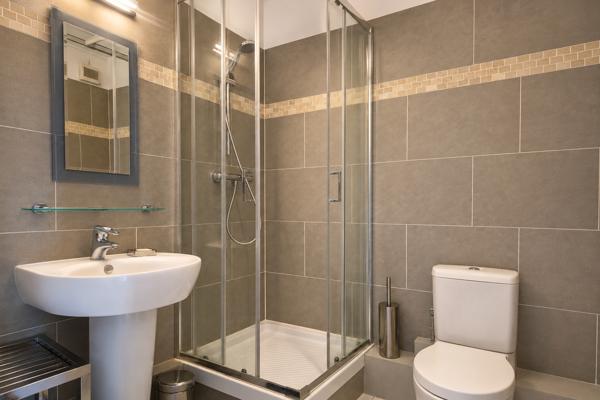 Appartement
         4 pièces
        - 93 m² Exclusivité 611 000 € *