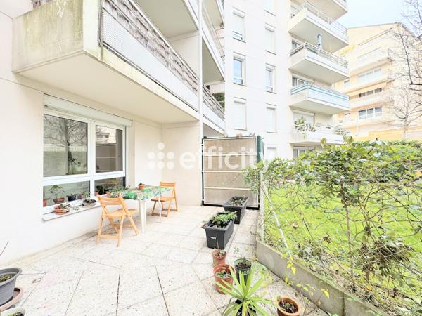 Appartement
         2 pièces
        - 50 m² Exclusivité 185 000 € *