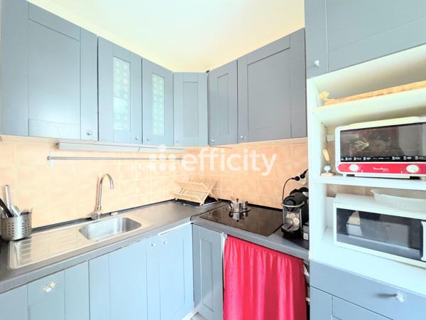 Appartement
         2 pièces
        - 50 m² Exclusivité 185 000 € *