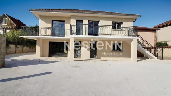 Centre village- Appartement 2 chambres- Balcon- Stationnement