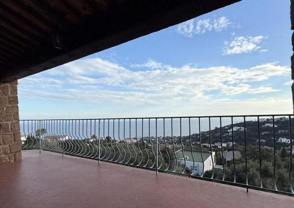 Maison villa Roquebrune-sur-Argens 200 m²