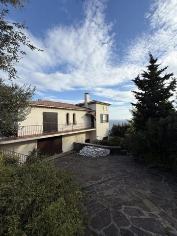 Maison villa Roquebrune-sur-Argens 200 m²