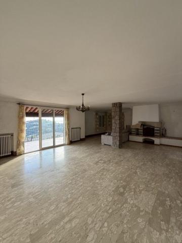 Maison villa Roquebrune-sur-Argens 200 m²