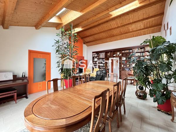 Spacieuse maison familiale  avec deux logements indépendants et un espace bien-être