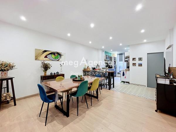 Immeuble à SEES, 61500 - 184m²